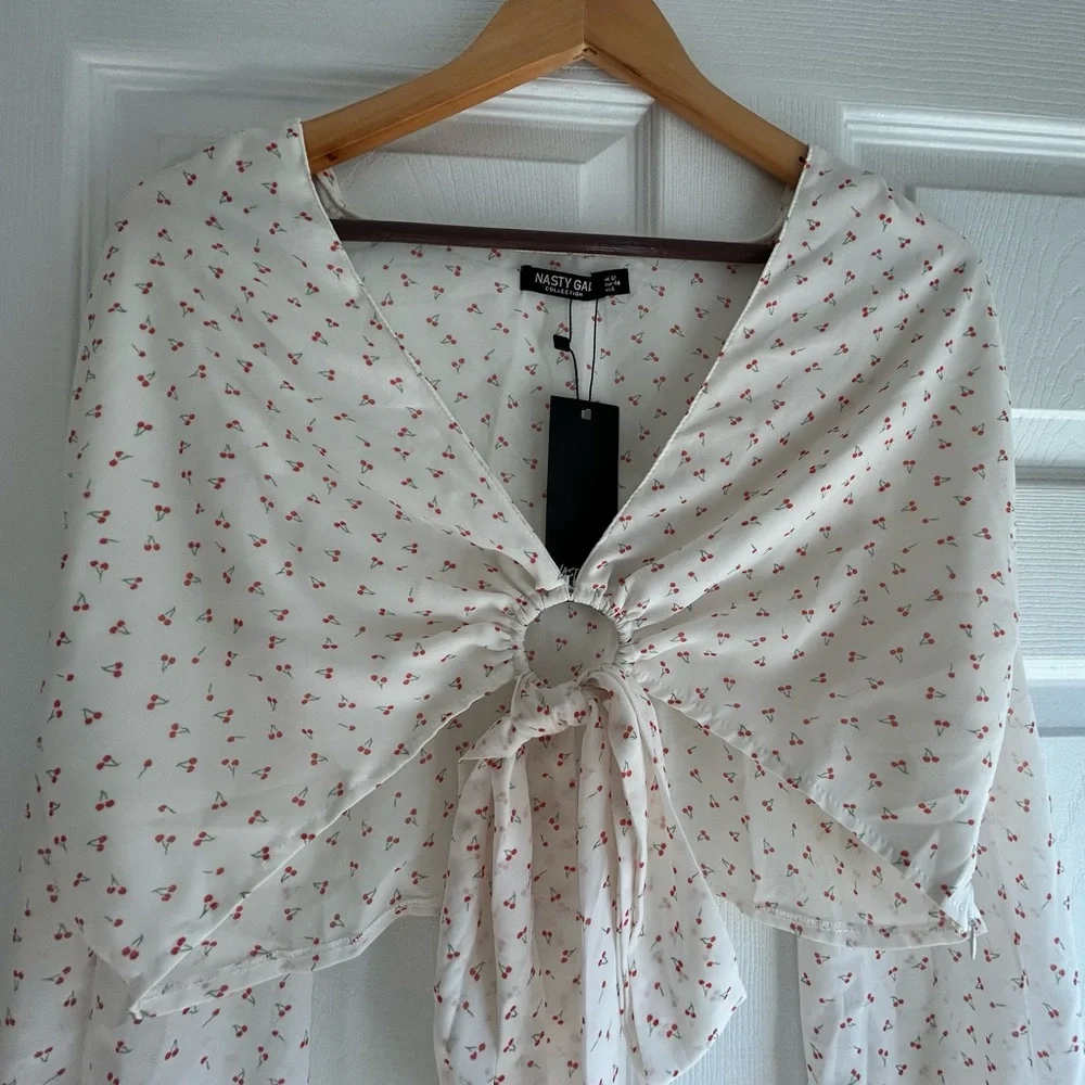 Cherry printed cropped blouse - never been worn. Tag still on - Picture 2 of 2